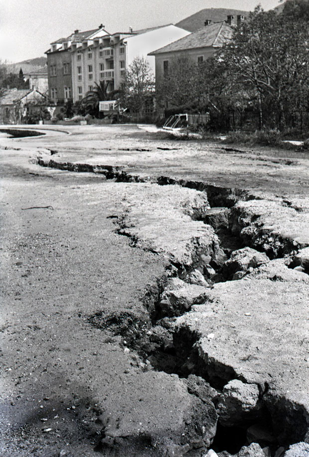 13-01-Zemljotres-1979---Foto-Anto.jpg