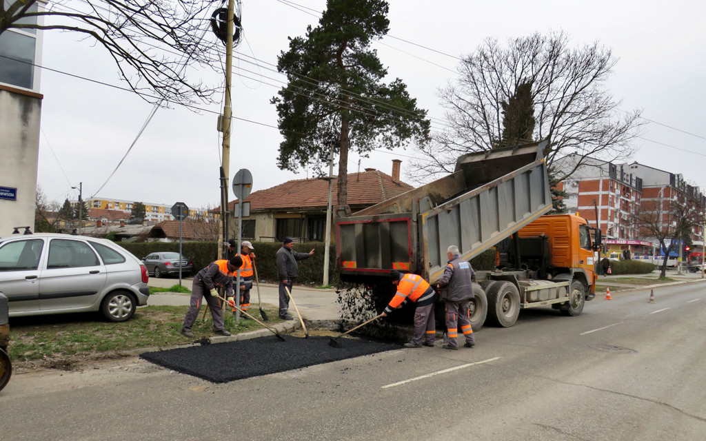 17.03.22 - krpljenje udarnih rupa - 1.JPG