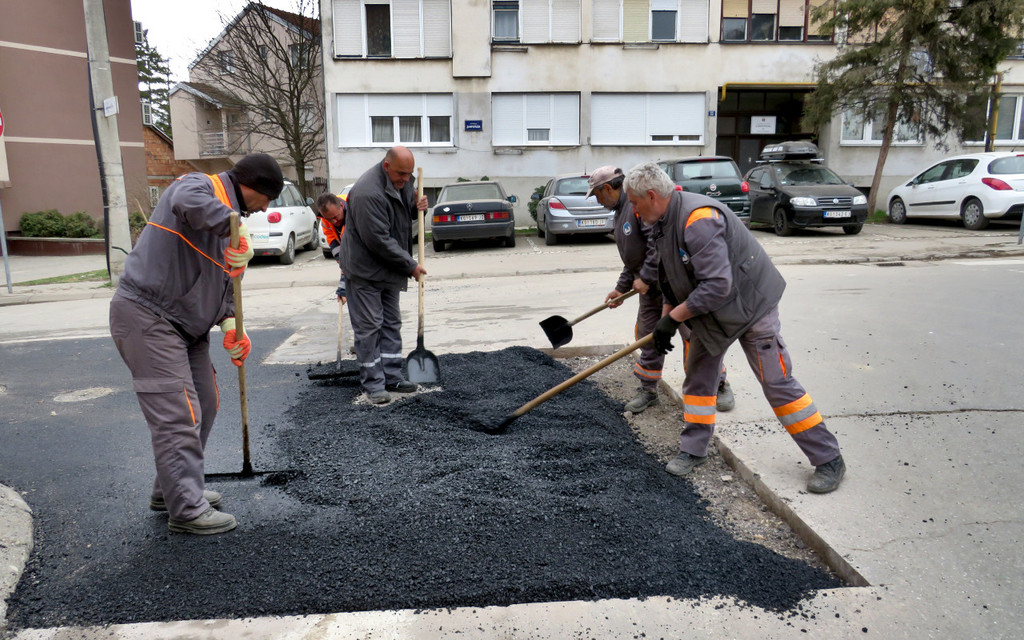 17.03.22 - krpljenje udarnih rupa - 2.JPG