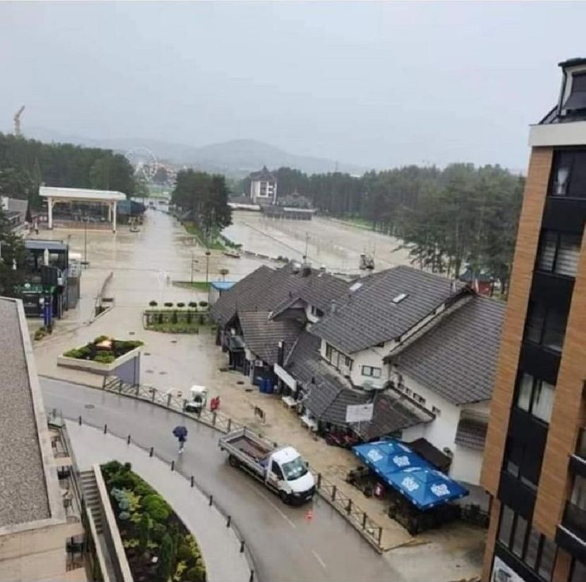 poplave-830x0.jpg
