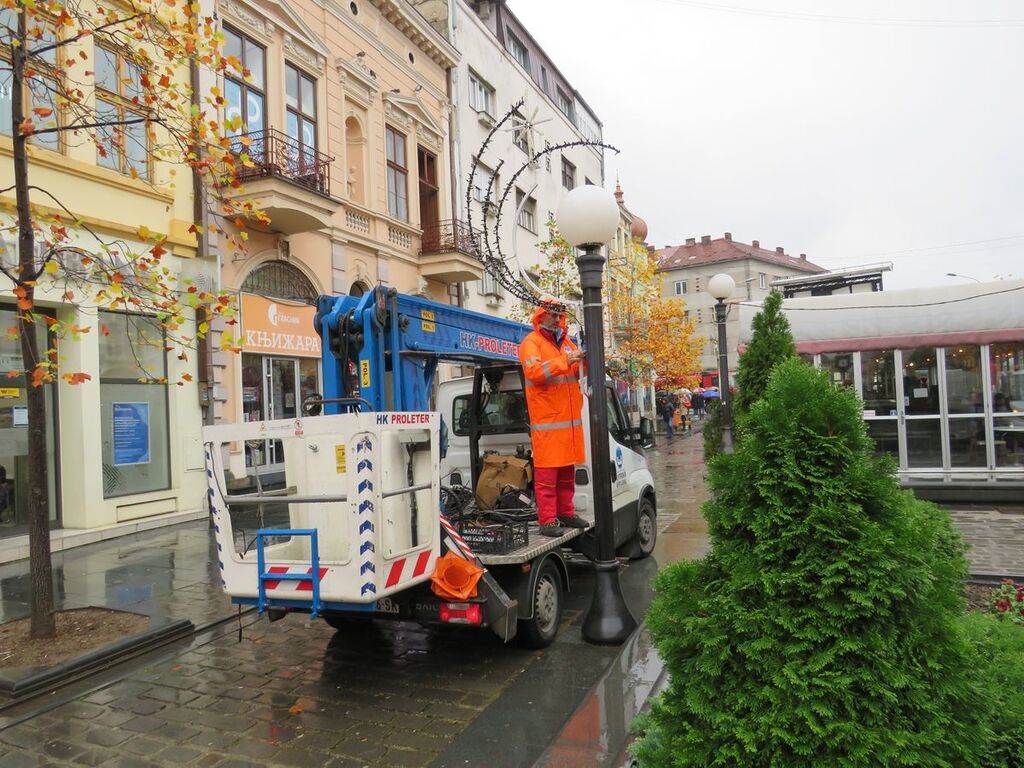 22.11.23 - novogodisnja rasveta - 5.JPG